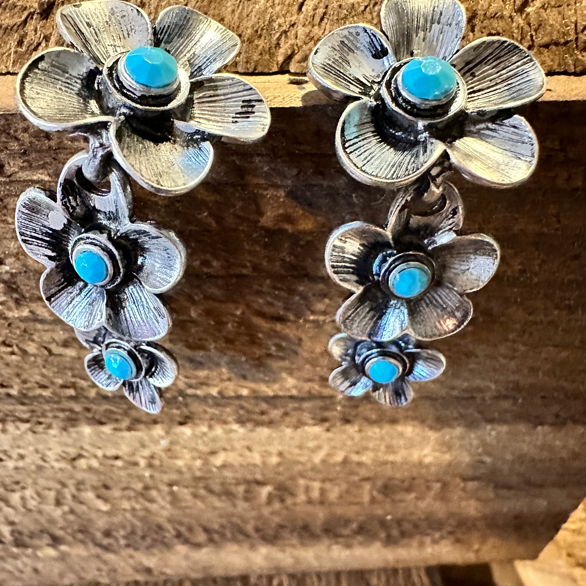 Boho Hippie Cowgirl Western Floral Drop Stud Earrings - Turquoise Stone, Gift Box - Silver Elegant