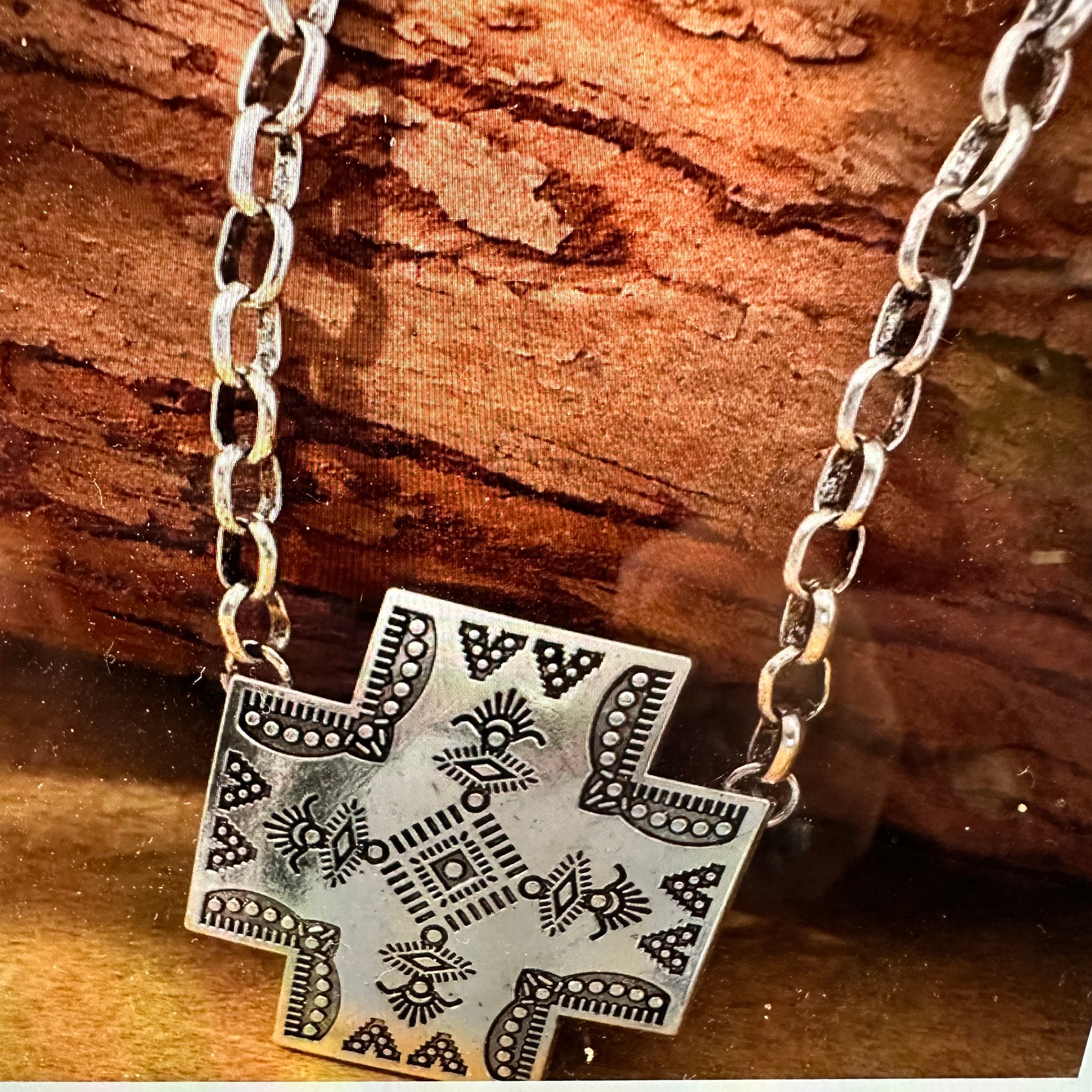 Cultural Elegance: Bohemian Aztek-Inspired Chain Necklace with Gift Box - Silver Elegant