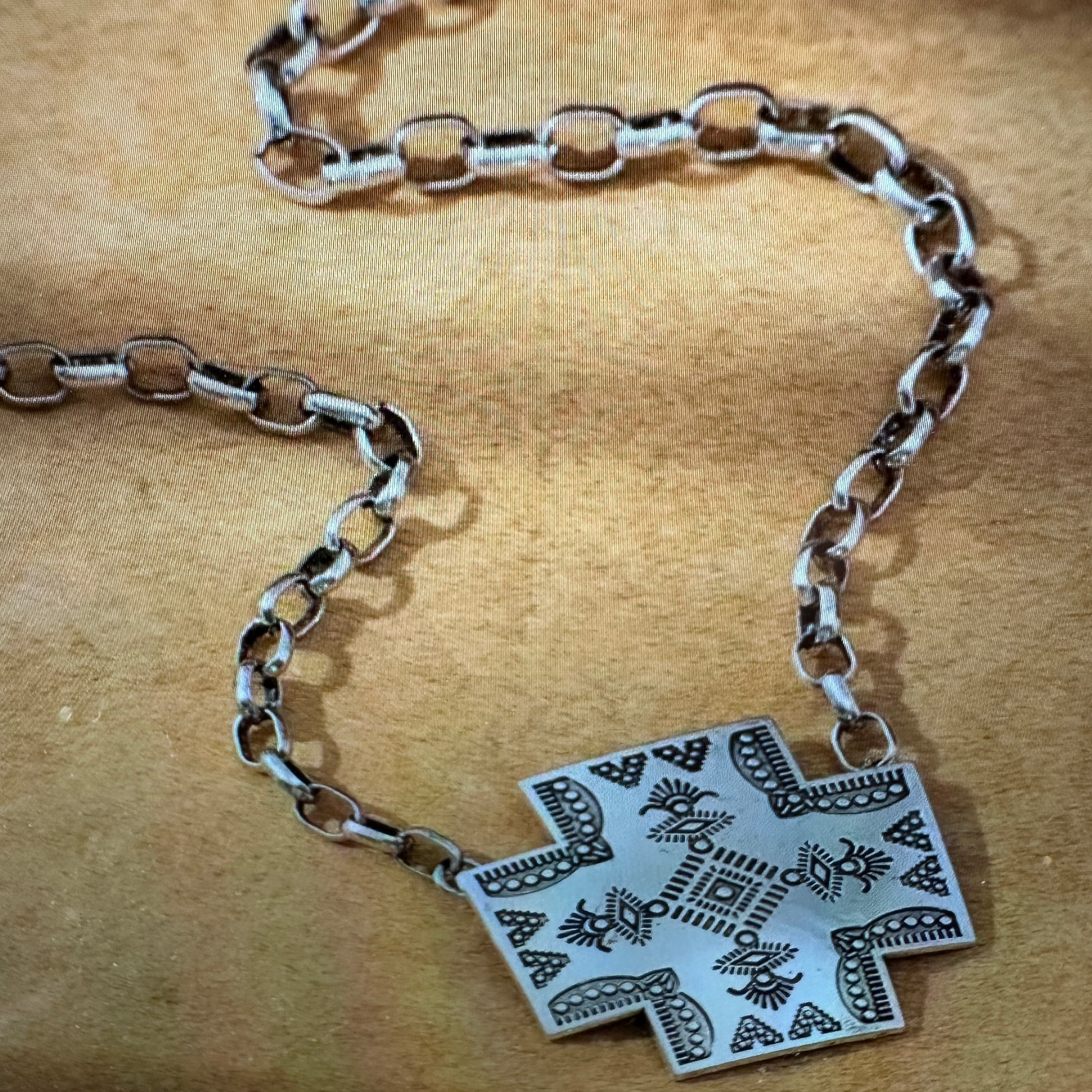 Cultural Elegance: Bohemian Aztek-Inspired Chain Necklace with Gift Box - Silver Elegant