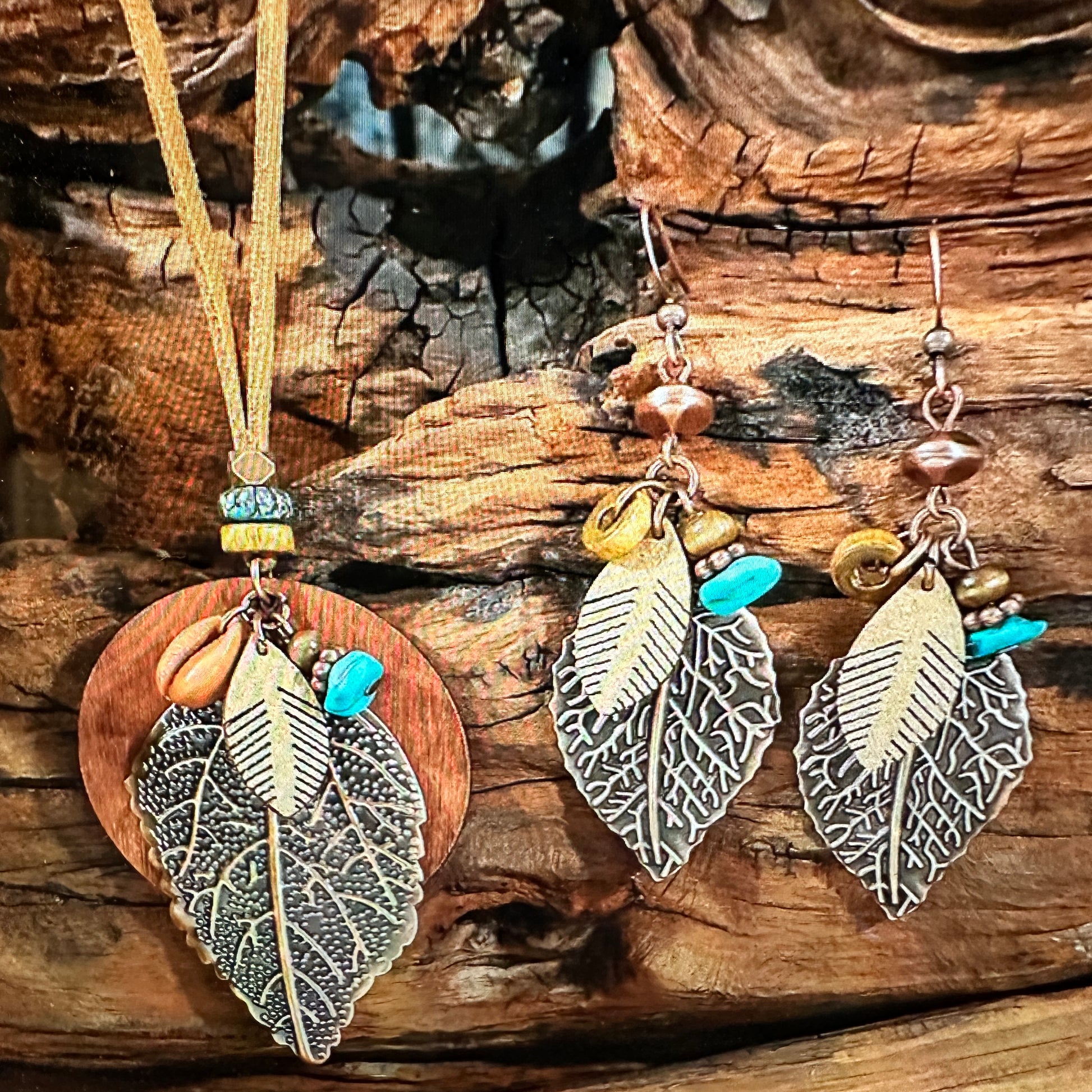 Bohemian Retro Copper Leaf Pendant Necklace Earrings Set For Women, Gift Box - Silver Elegant