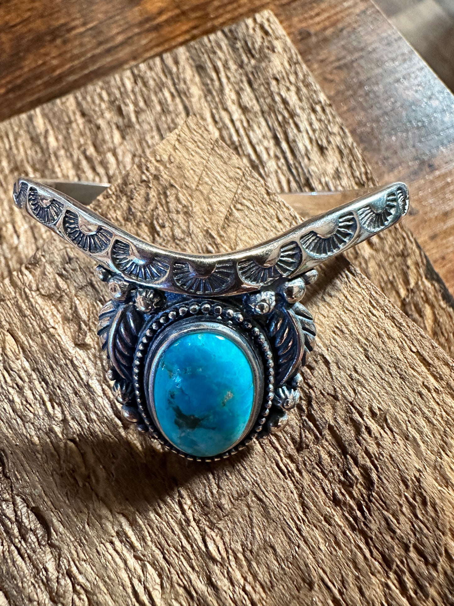 Exquisite Handcrafted Cuff Bracelet with Authentic Arizona Turquoise - Silver Elegant