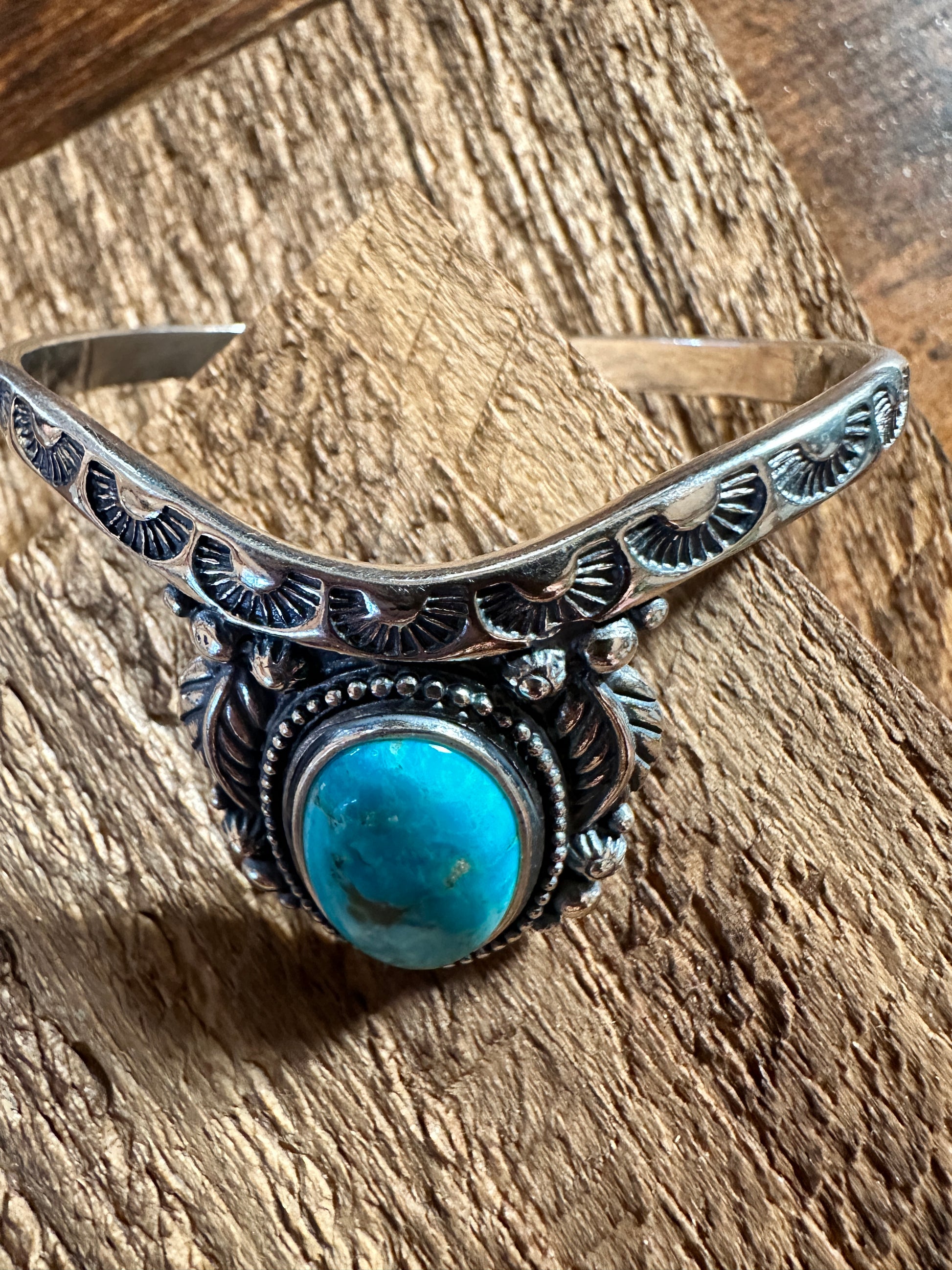 Exquisite Handcrafted Cuff Bracelet with Authentic Arizona Turquoise - Silver Elegant