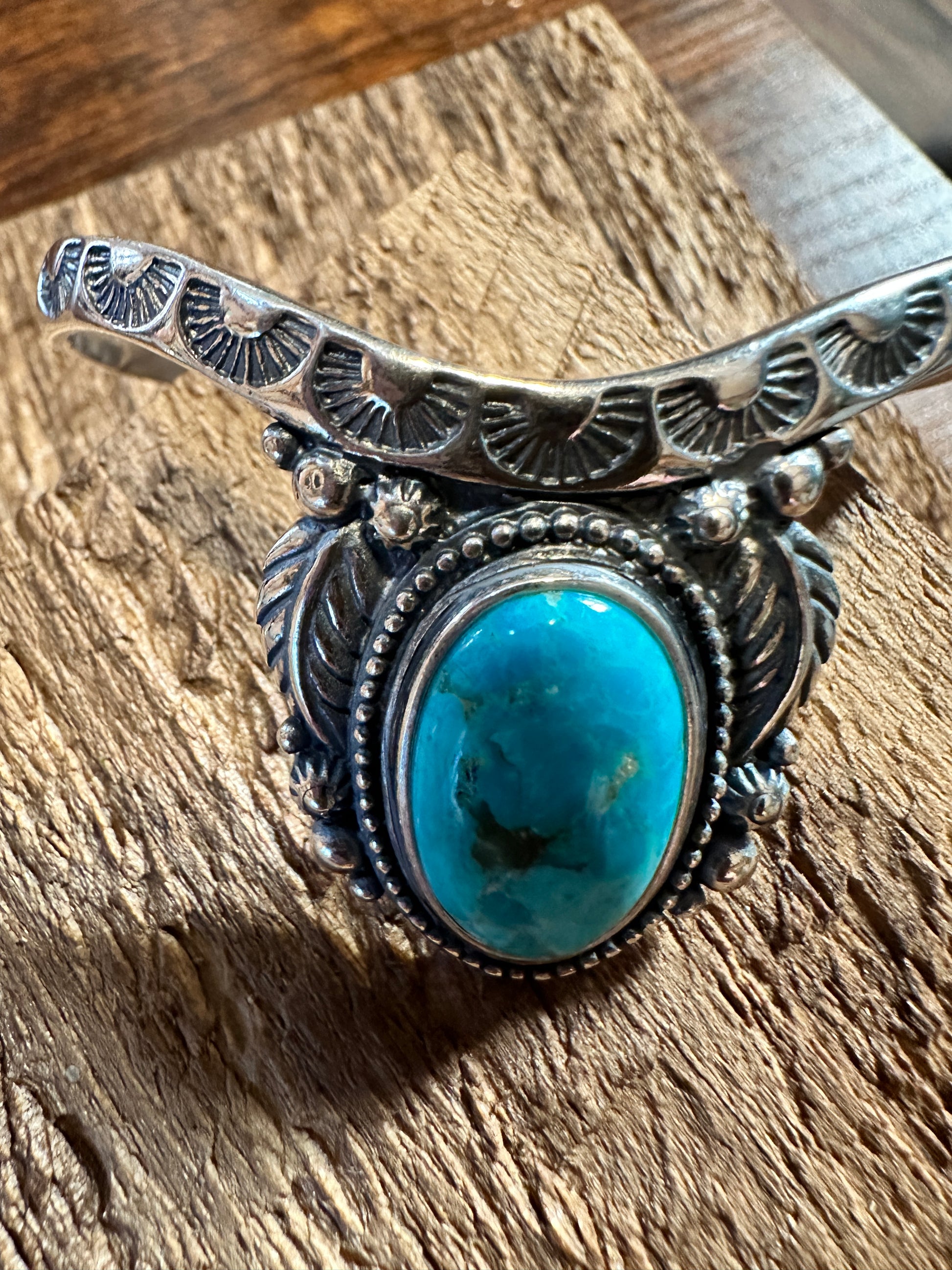 Exquisite Handcrafted Cuff Bracelet with Authentic Arizona Turquoise - Silver Elegant