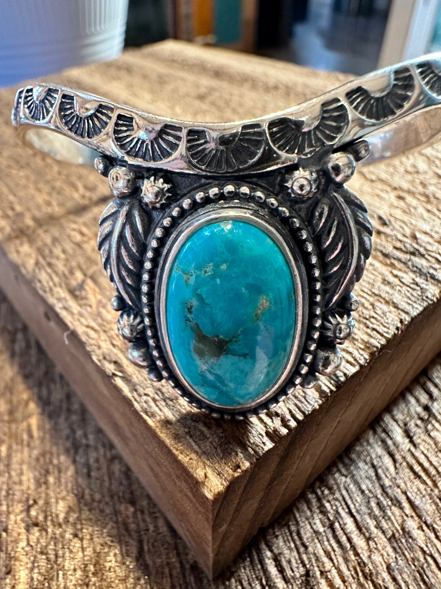 Exquisite Handcrafted Cuff Bracelet with Authentic Arizona Turquoise - Silver Elegant