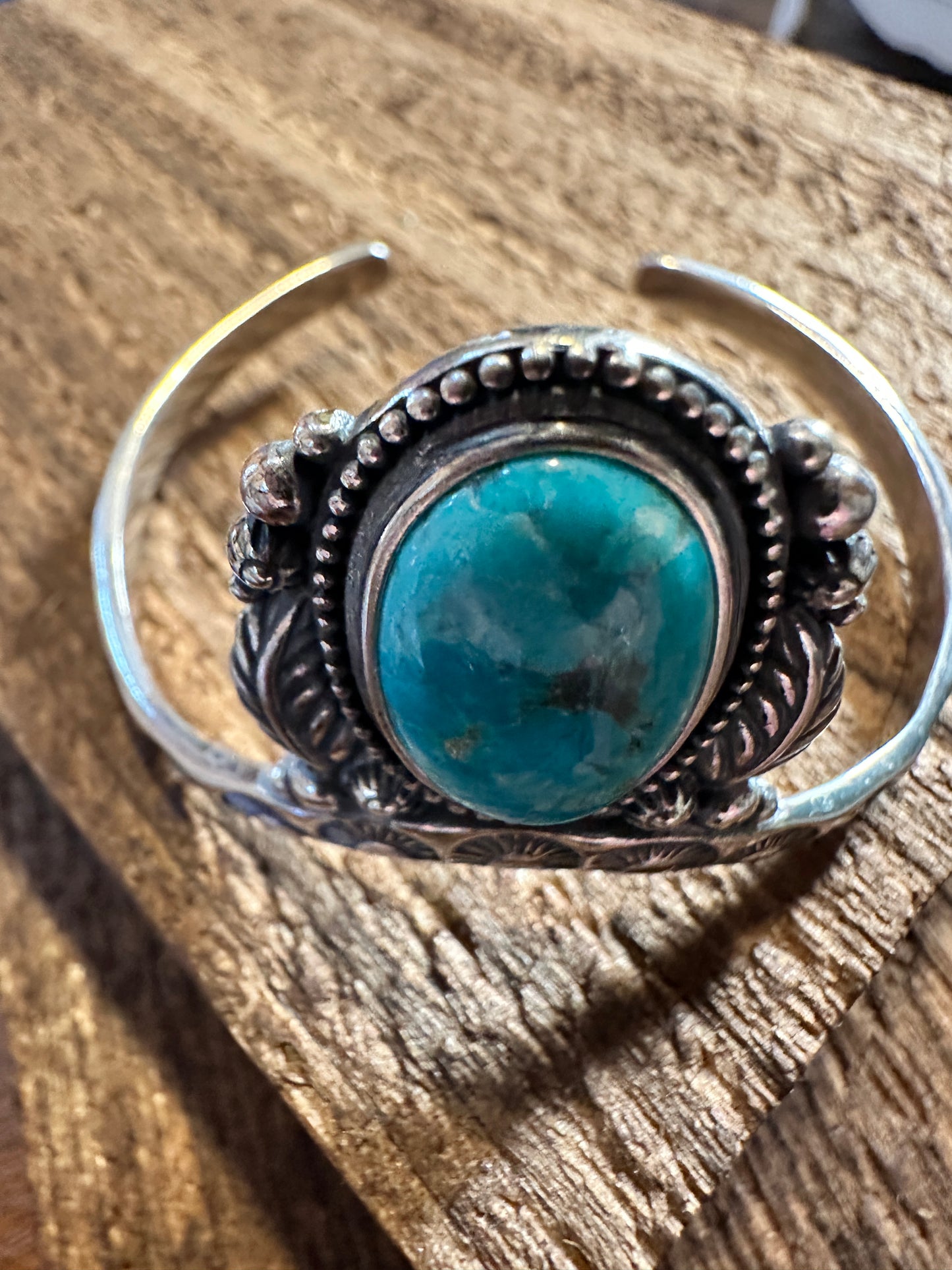 Exquisite Handcrafted Cuff Bracelet with Authentic Arizona Turquoise - Silver Elegant