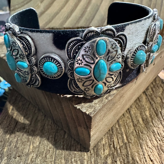Western Concho Cowhide Hair Cuff Stylish Accessory for Unique Fashion