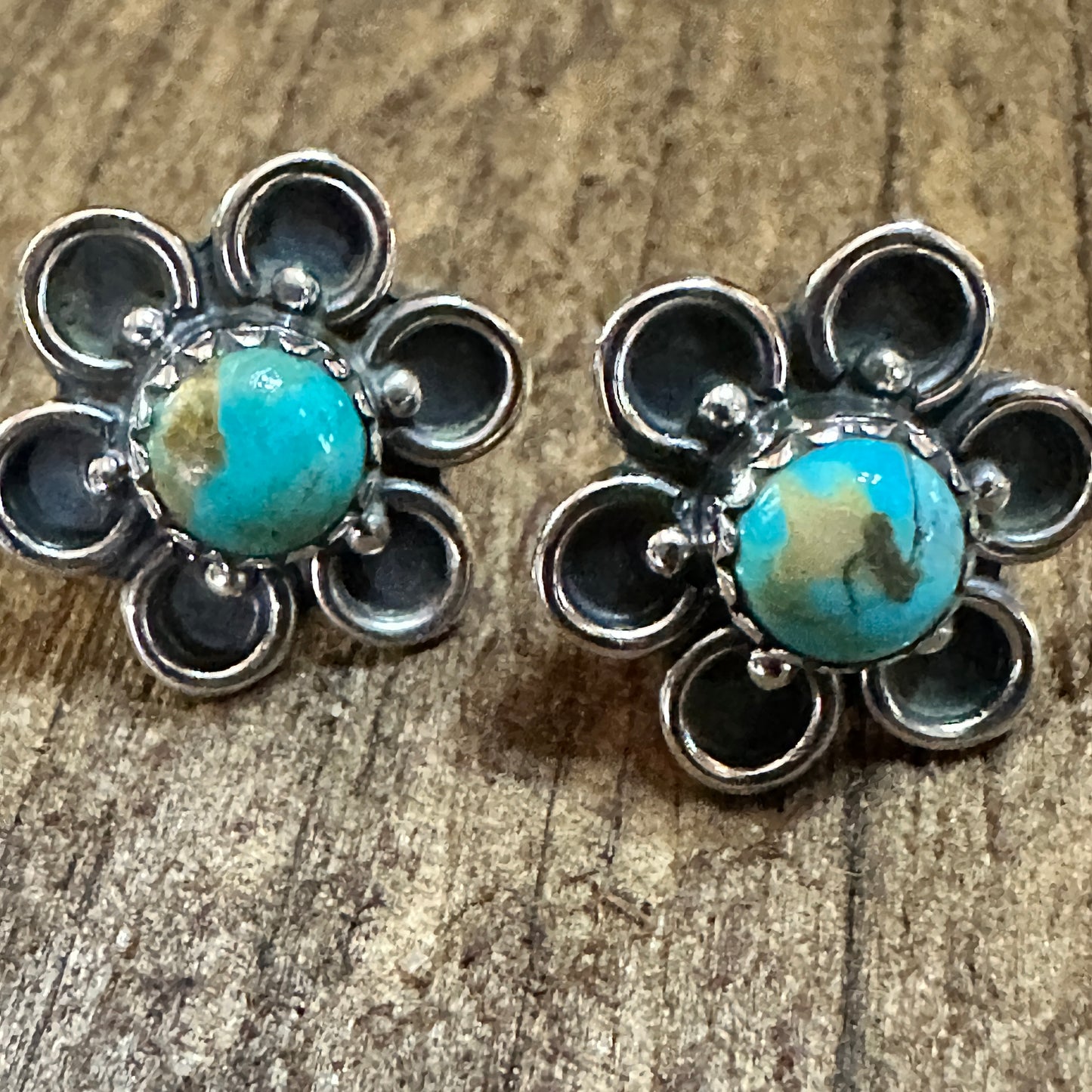 Handmade Kingman Turquoise Flower Stud Earrings 925 Sterling Silver