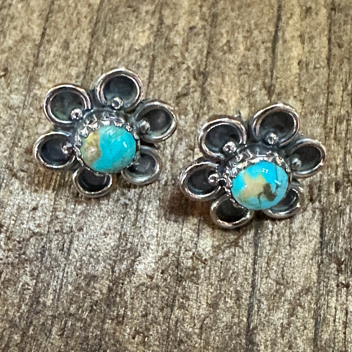 Handmade Kingman Turquoise Flower Stud Earrings 925 Sterling Silver