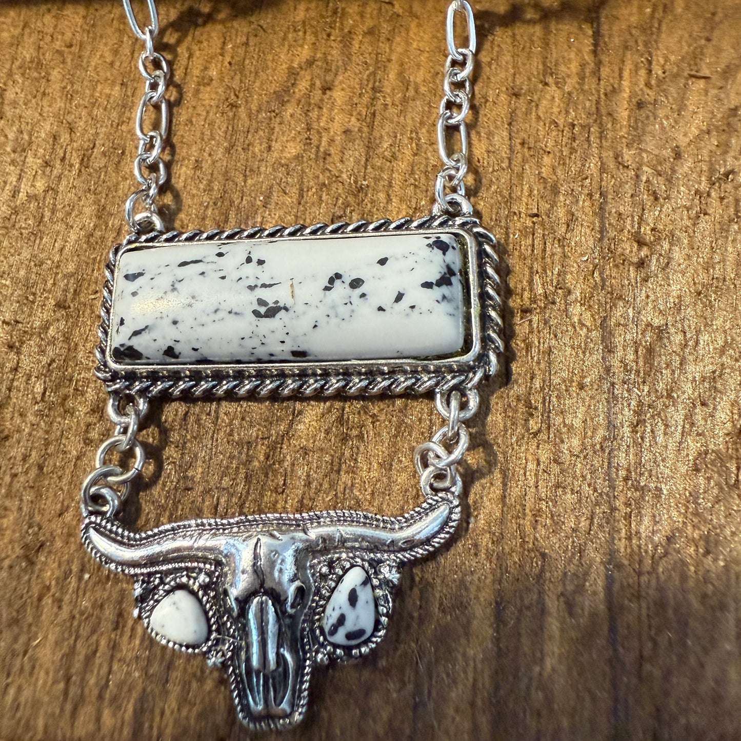 Western Steerhead White Buffalo Dahlia Chain Necklace