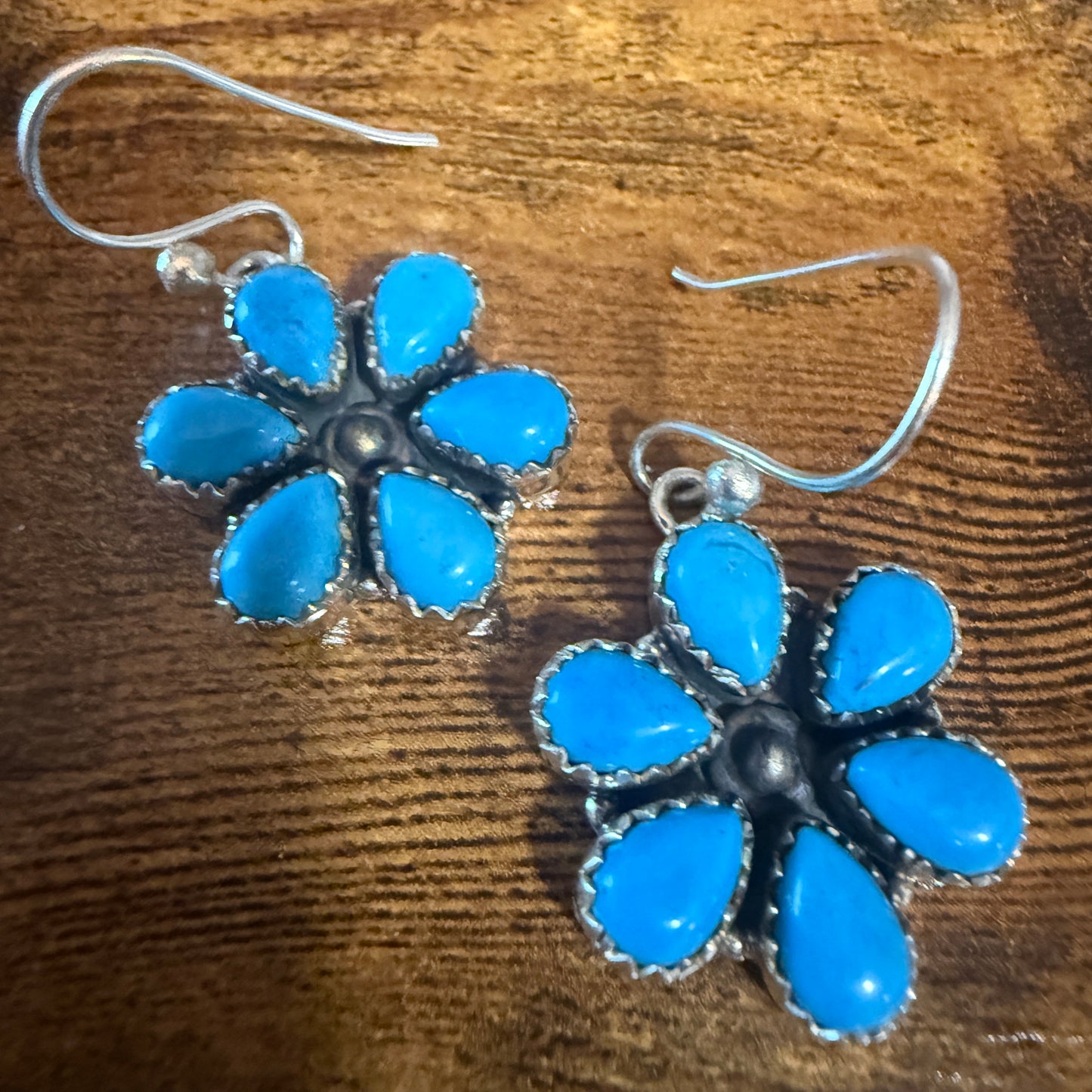 Sleeping Beauty Turquoise Dahlia Cluster Wire Earrings In 925 Sterling Silver