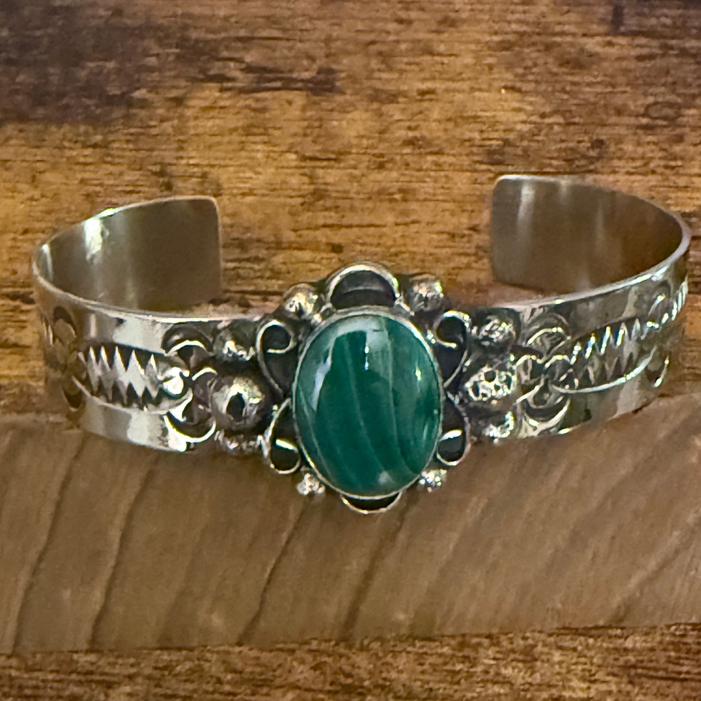 Navajo Indian Green Gaspéite Cuff Bracelet Signed By Cleveland Nickel Silver