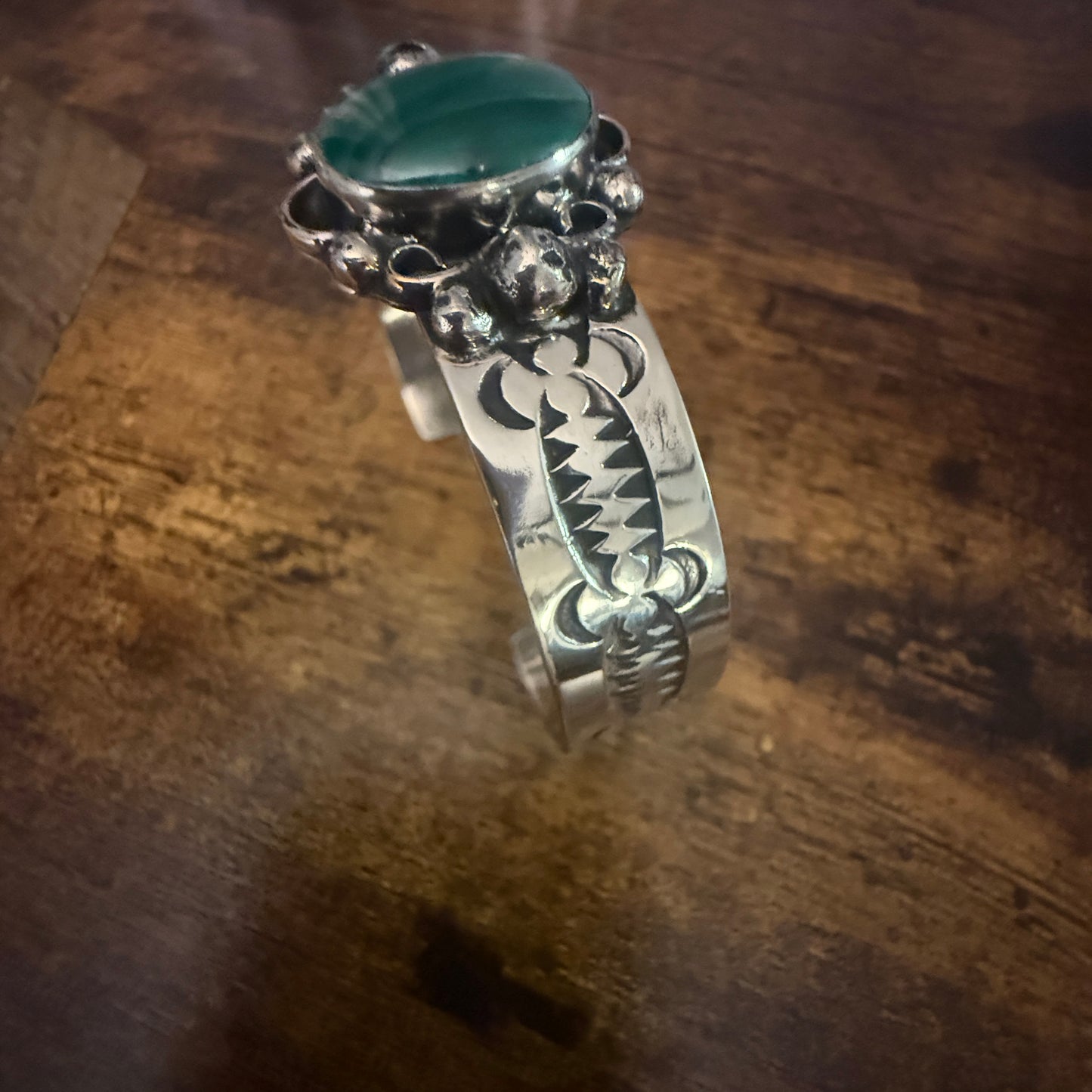 Navajo Indian Green Gaspéite Cuff Bracelet Signed By Cleveland Nickel Silver