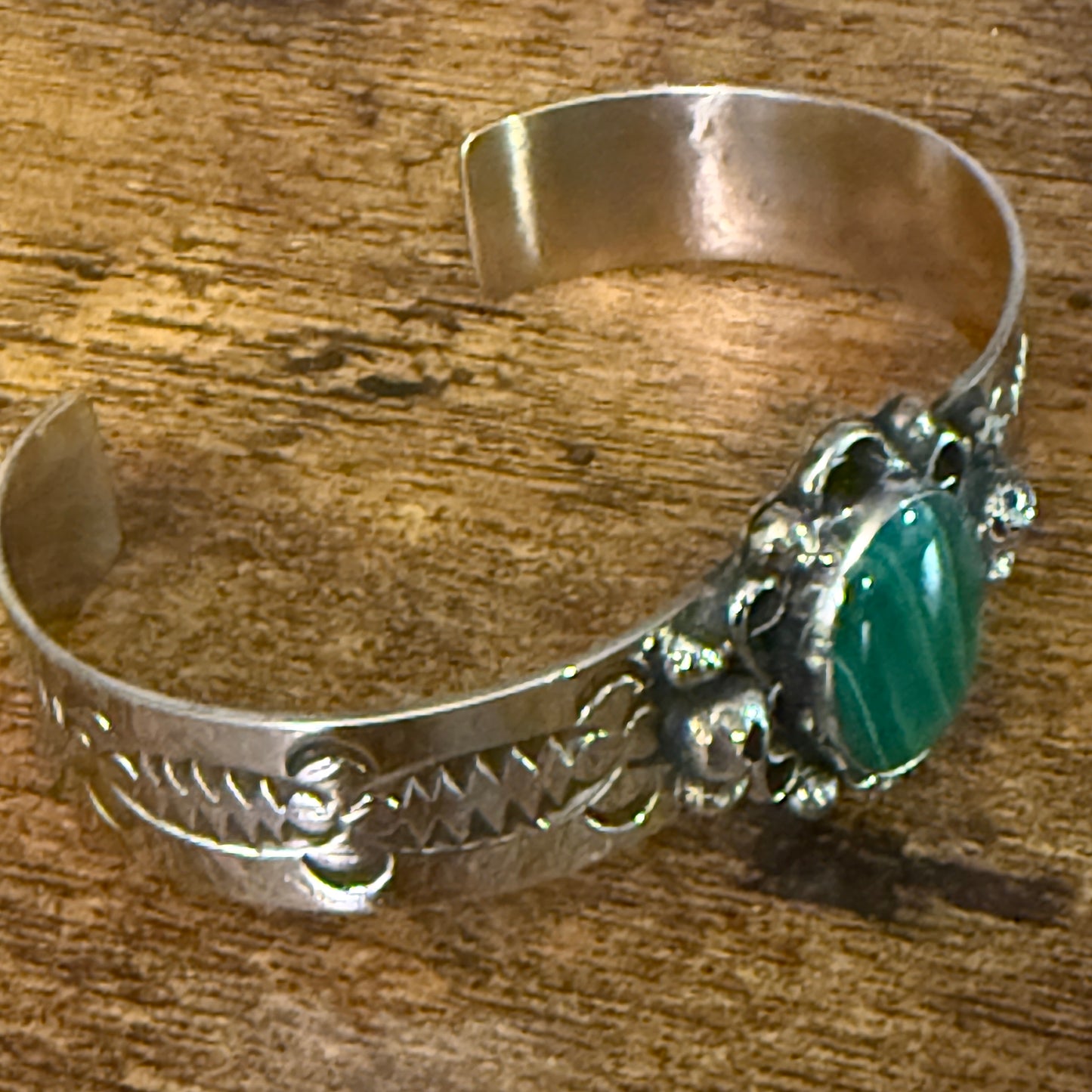 Navajo Indian Green Gaspéite Cuff Bracelet Signed By Cleveland Nickel Silver