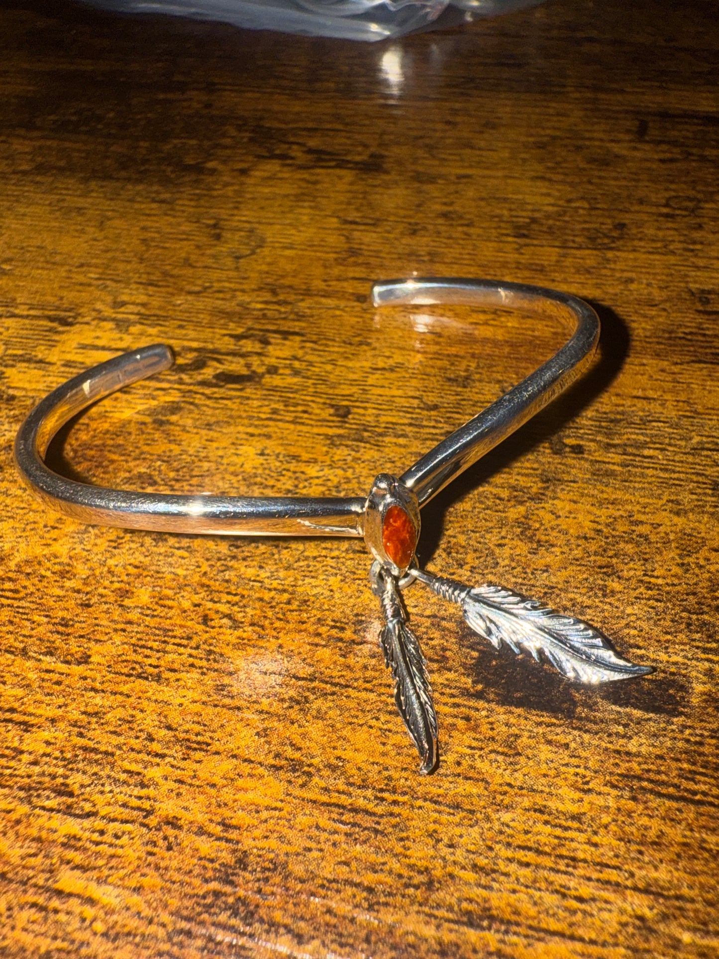 Native American Spiny Oyster Feather Sterling Silver Bracelet Tahe