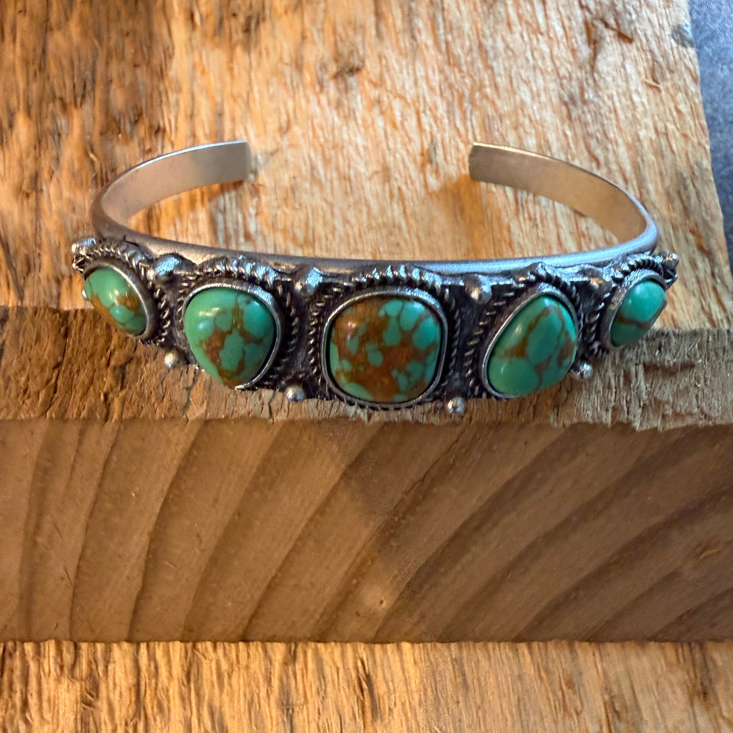 Navajo Style Green Turquoise Stone Silver Metal Bangle Bracelet