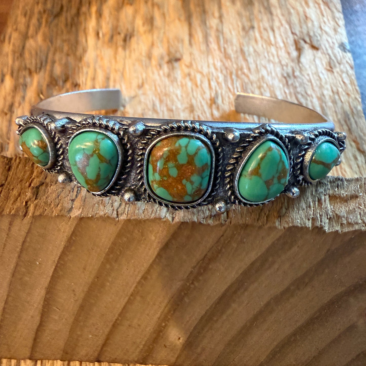 Navajo Style Green Turquoise Stone Silver Metal Bangle Bracelet
