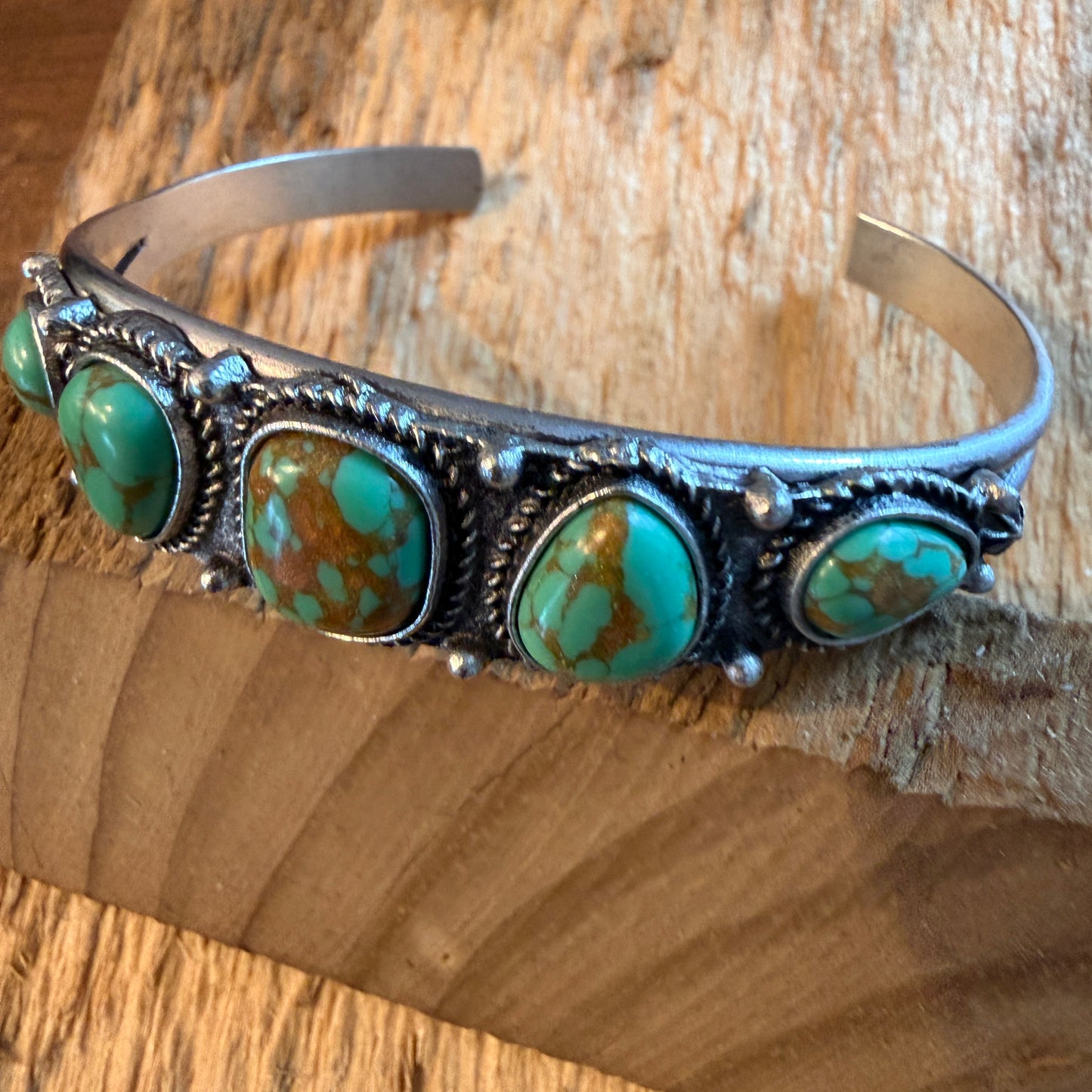 Navajo Style Green Turquoise Stone Silver Metal Bangle Bracelet