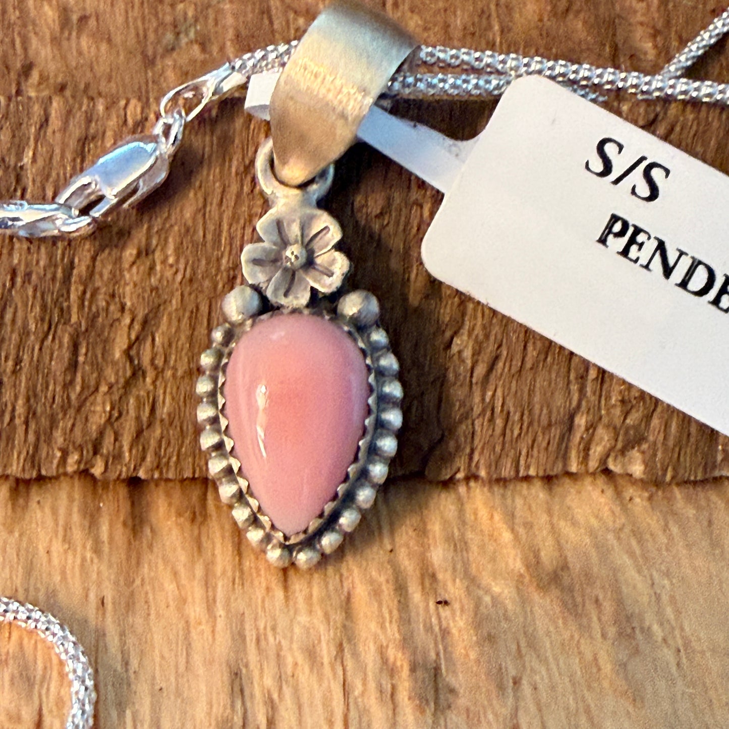 Handcrafted Pink Conch Floral Gemstone Sterling Silver Necklace 18 Inch Chain
