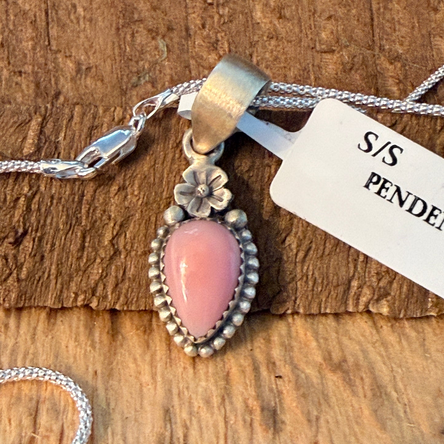 Handcrafted Pink Conch Floral Gemstone Sterling Silver Necklace 18 Inch Chain