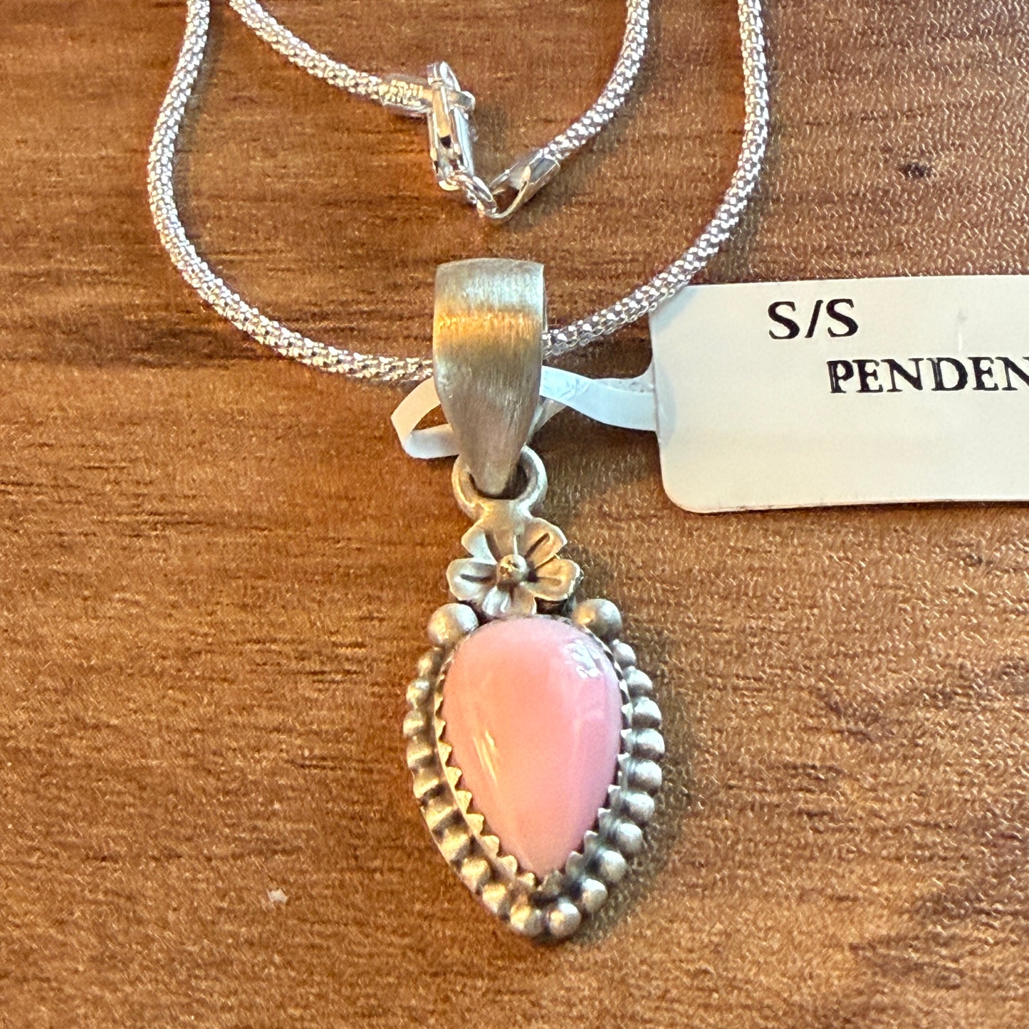Handcrafted Pink Conch Floral Gemstone Sterling Silver Necklace 18 Inch Chain