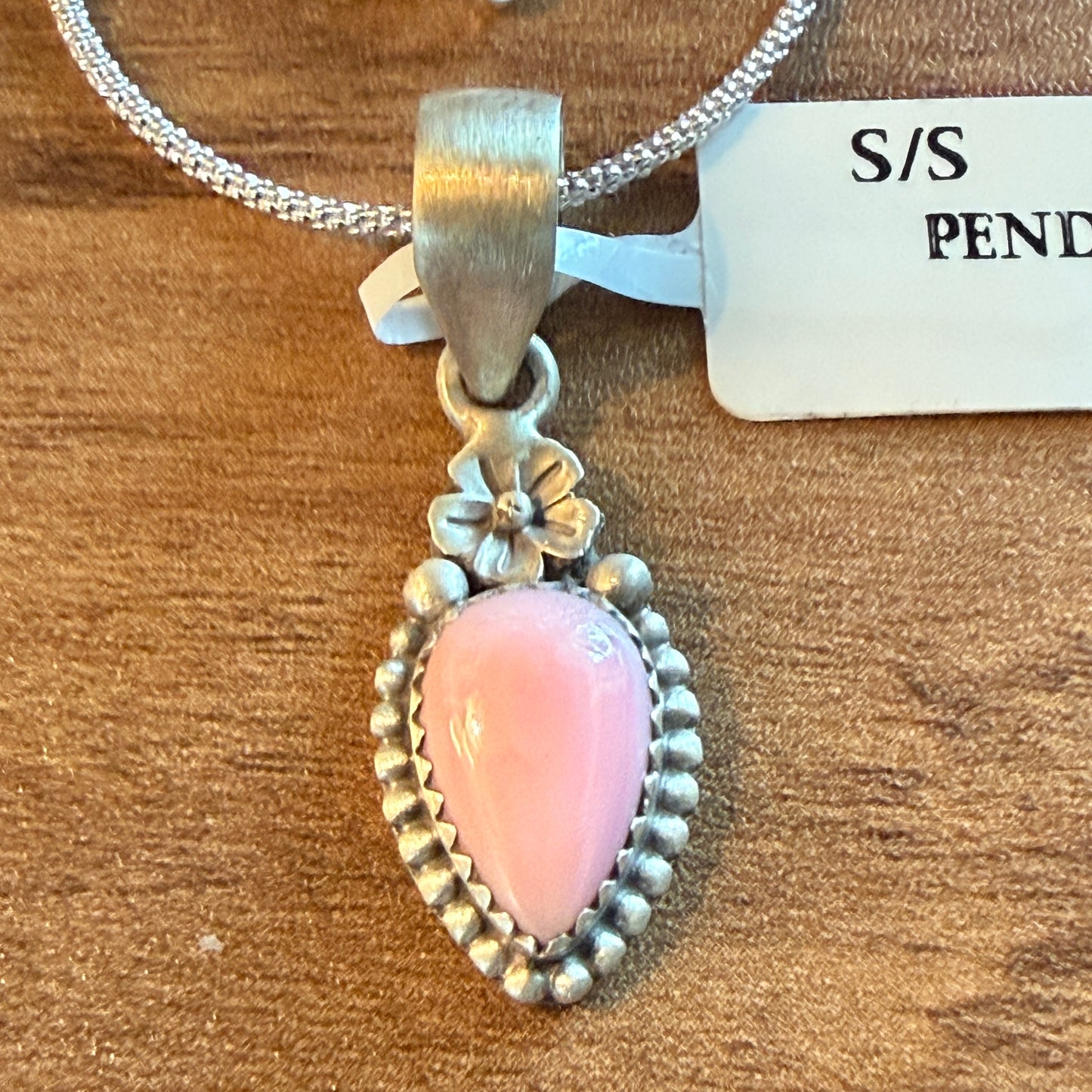 Handcrafted Pink Conch Floral Gemstone Sterling Silver Necklace 18 Inch Chain