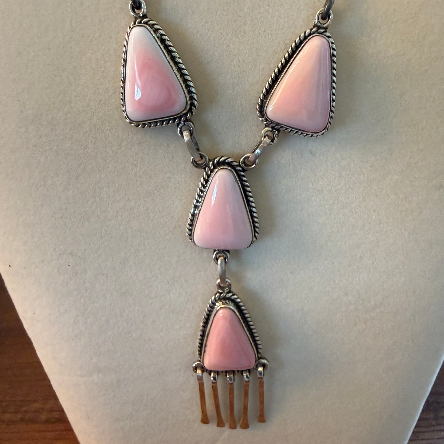 Handcrafted Pink Conch Gemstone Lariat Necklace In Sterling Silver 18 Inch Chain