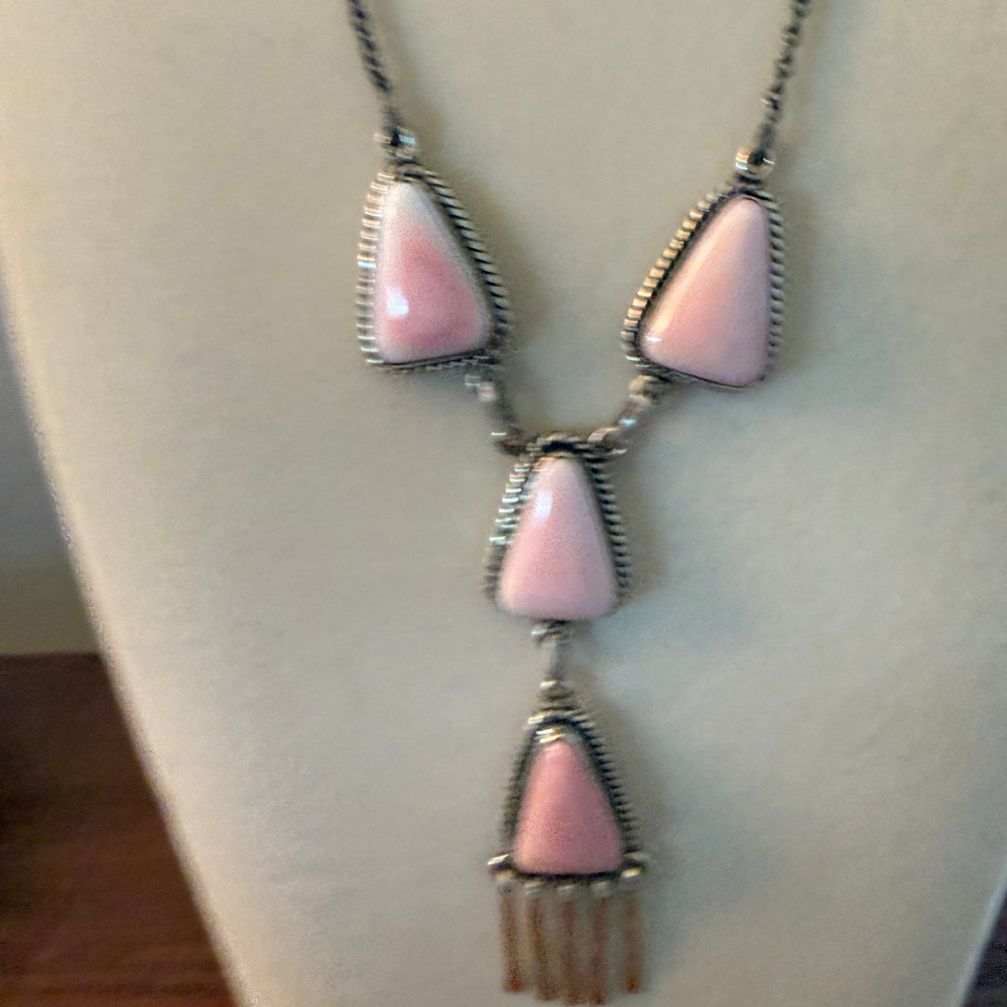 Handcrafted Pink Conch Gemstone Lariat Necklace In Sterling Silver 18 Inch Chain