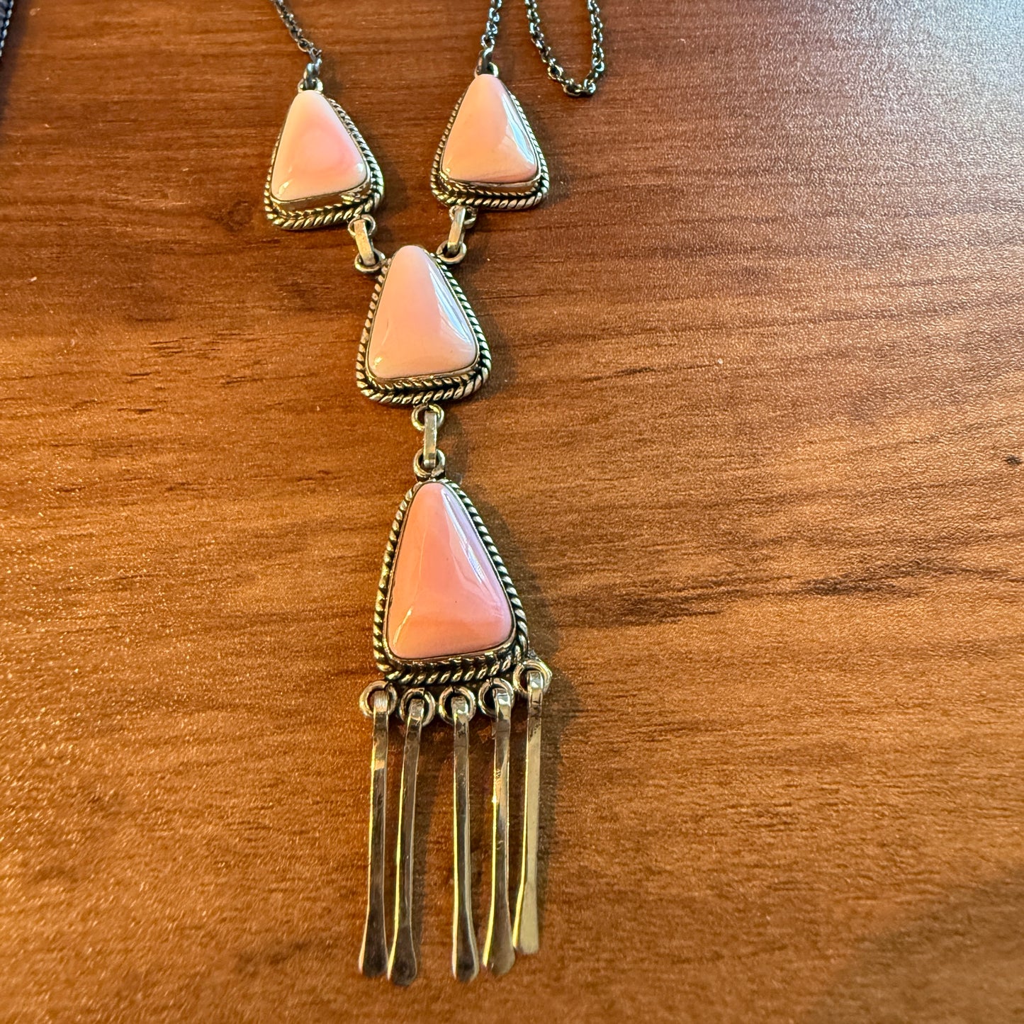 Handcrafted Pink Conch Gemstone Lariat Necklace In Sterling Silver 18 Inch Chain