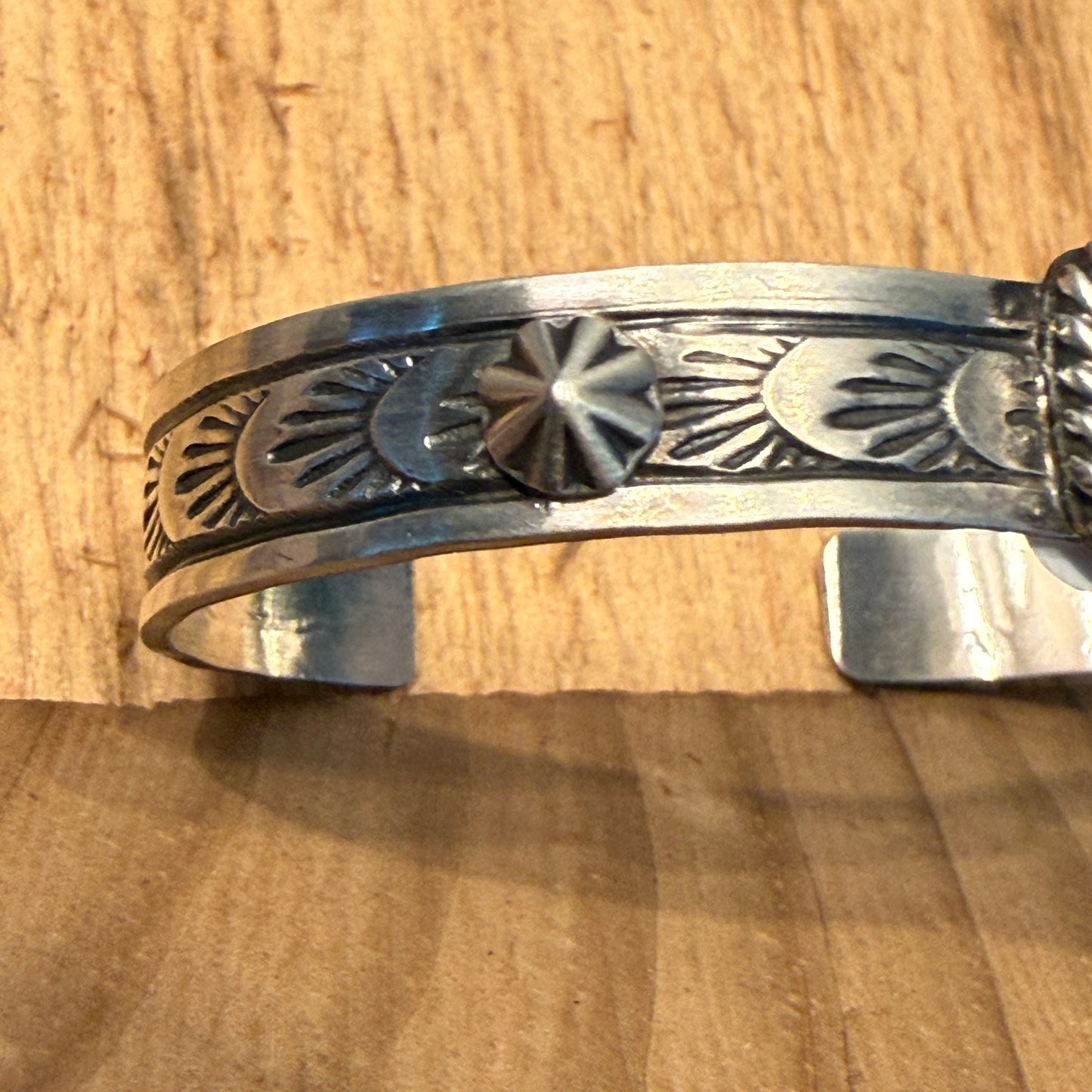 Rick Enriquez Signed Navajo Style Pink Conch Gemstone Sterling Silver Cuff Bangle