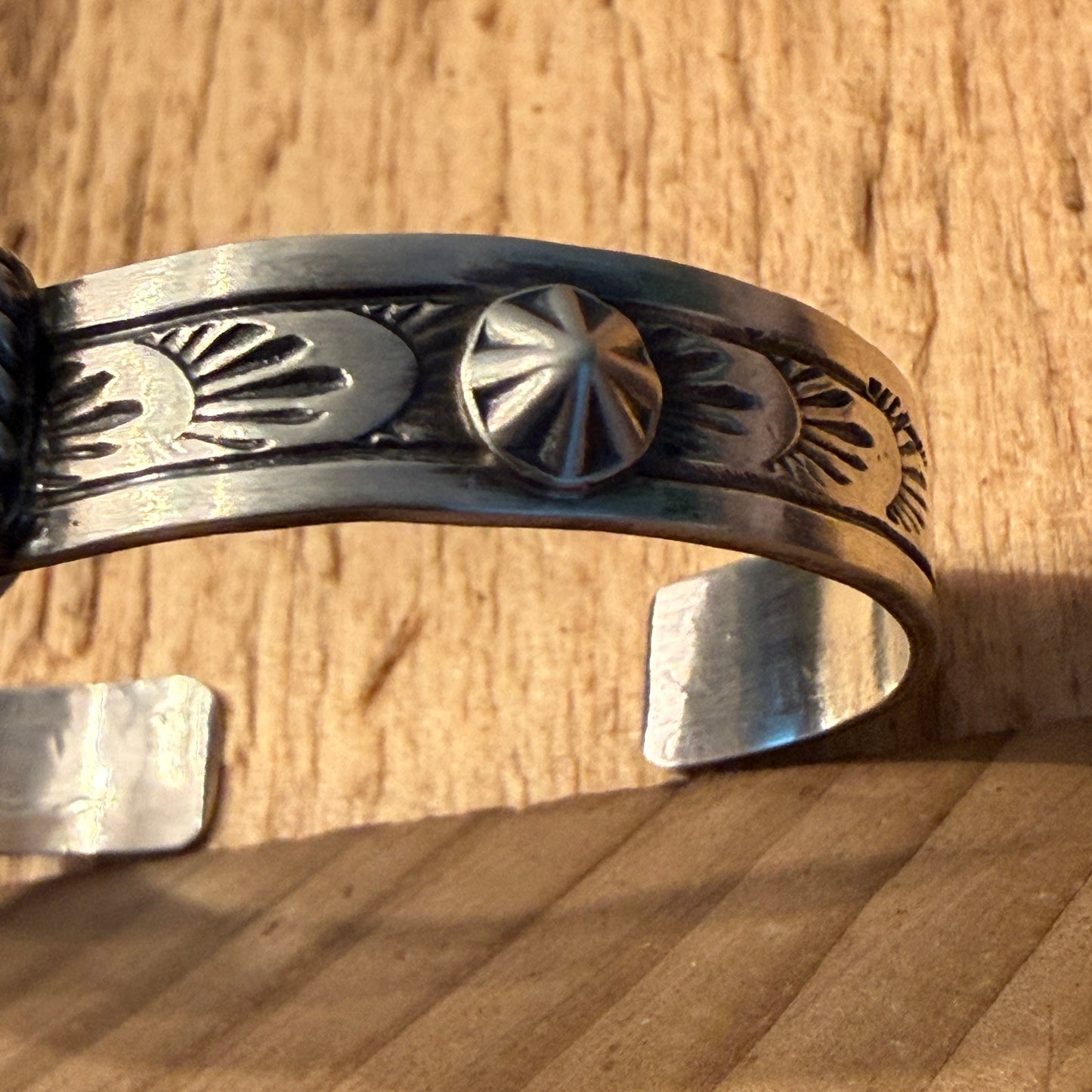 Rick Enriquez Signed Navajo Style Pink Conch Gemstone Sterling Silver Cuff Bangle