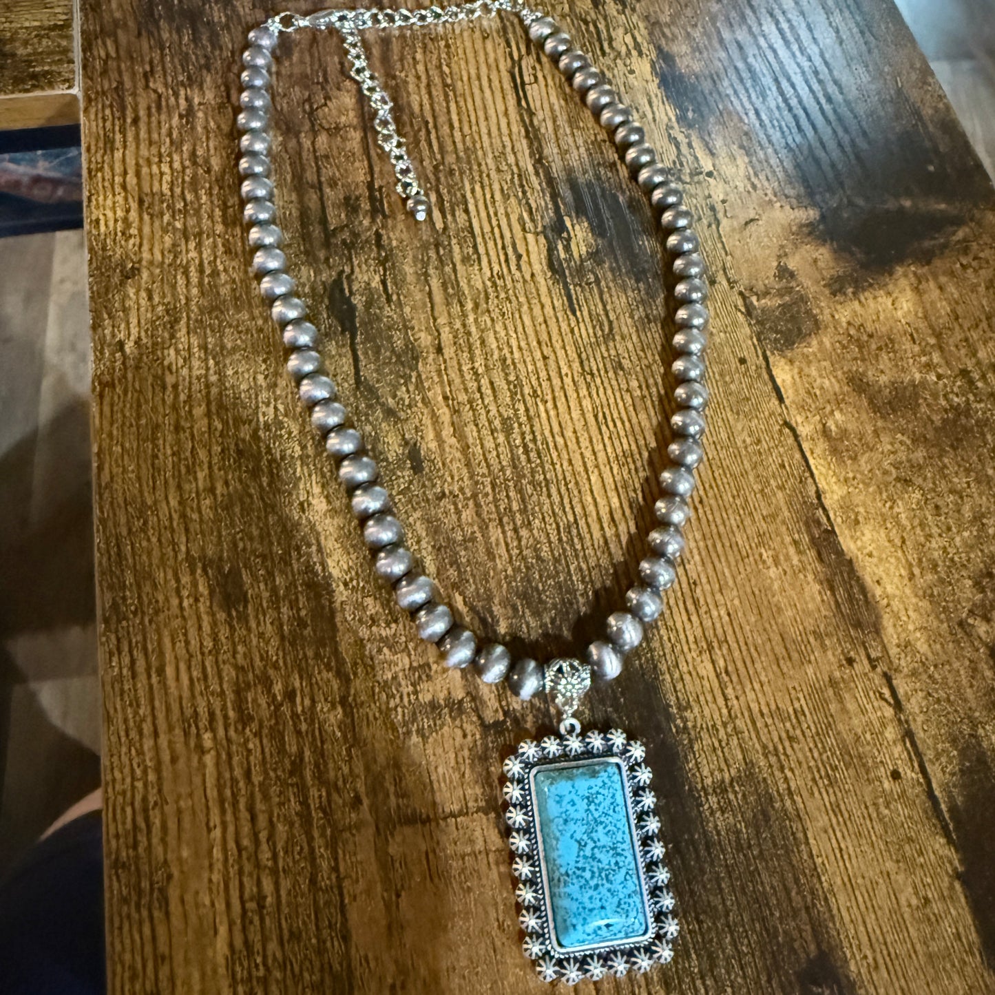 Navajo Style Turquoise Pendant 8mm Silver Tone Pearl Beads Necklace