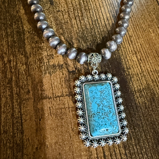 Navajo Style Turquoise Pendant 8mm Silver Tone Pearl Beads Necklace