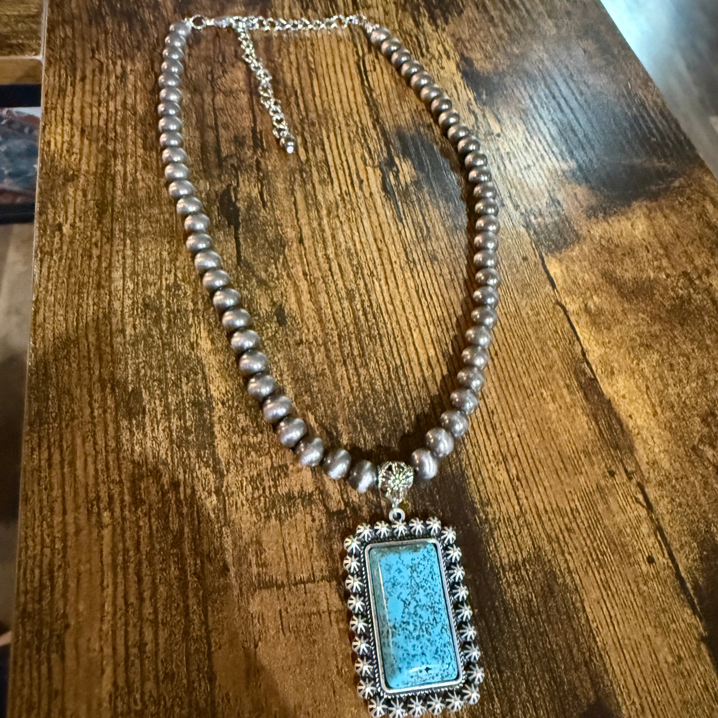 Navajo Style Turquoise Pendant 8mm Silver Tone Pearl Beads Necklace