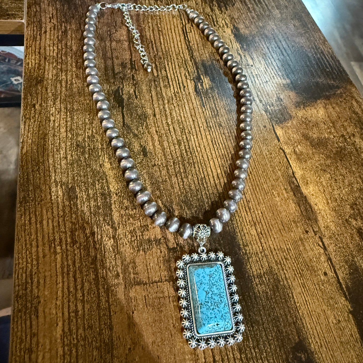 Navajo Style Turquoise Pendant 8mm Silver Tone Pearl Beads Necklace