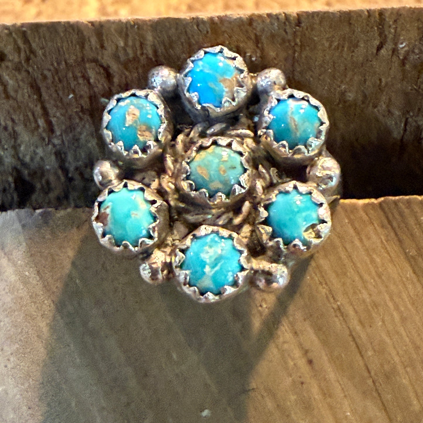 Kingman Turquoise Cluster Ring Sterling Silver Size 7 0.75 Inch Diameter