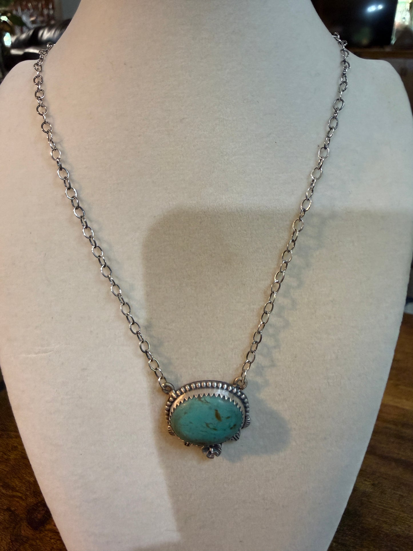 Navajo Style Kingman Turquoise Gemstone Necklace Sterling Silver 18 Inch