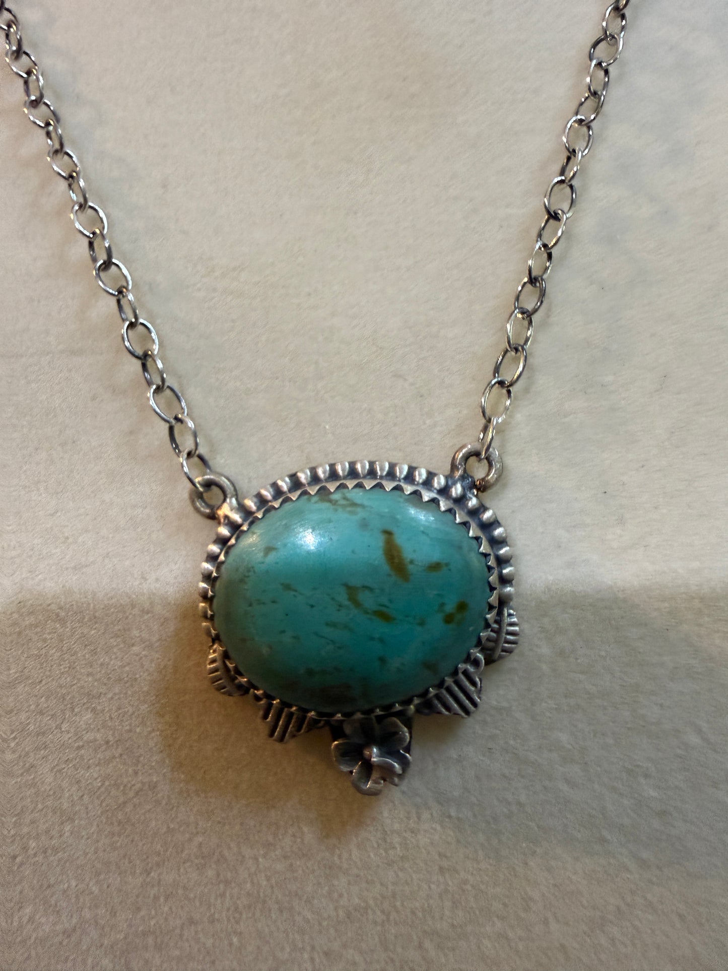Navajo Style Kingman Turquoise Gemstone Necklace Sterling Silver 18 Inch