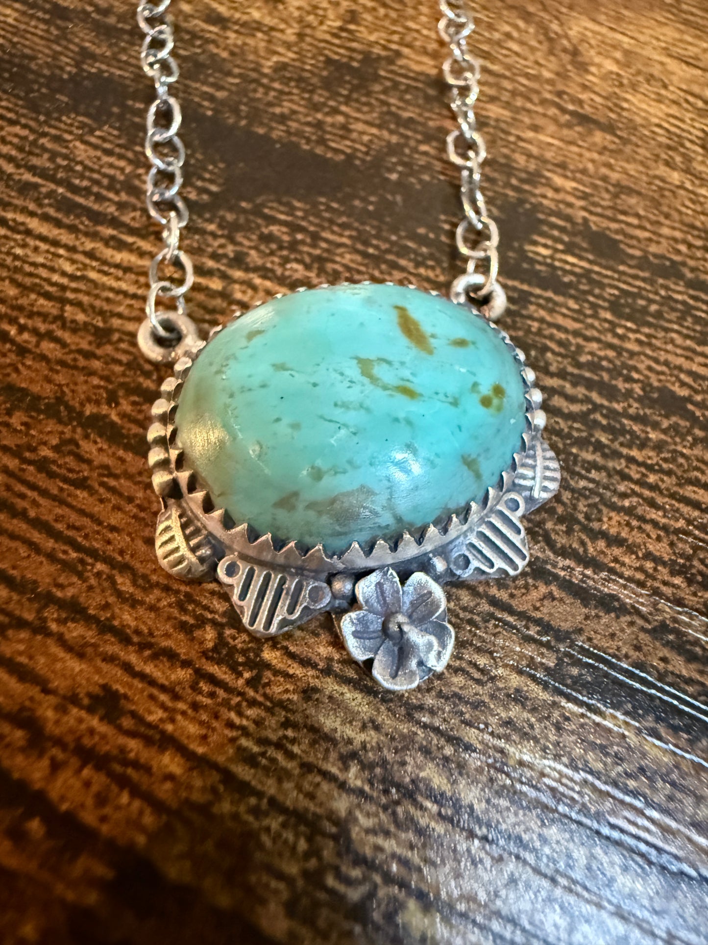 Navajo Style Kingman Turquoise Gemstone Necklace Sterling Silver 18 Inch