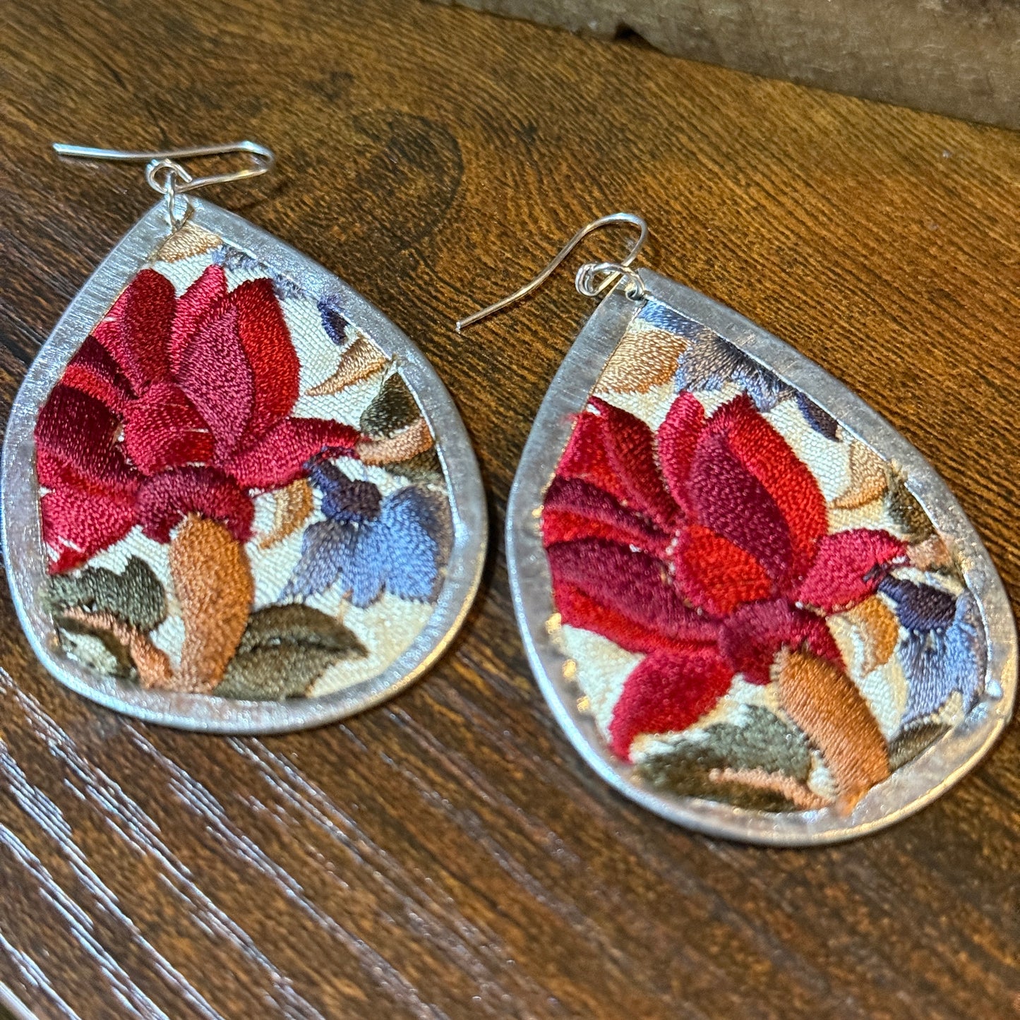 Luxurious Red Flower Embroidered Teardrop Silver Tone Wire Earring