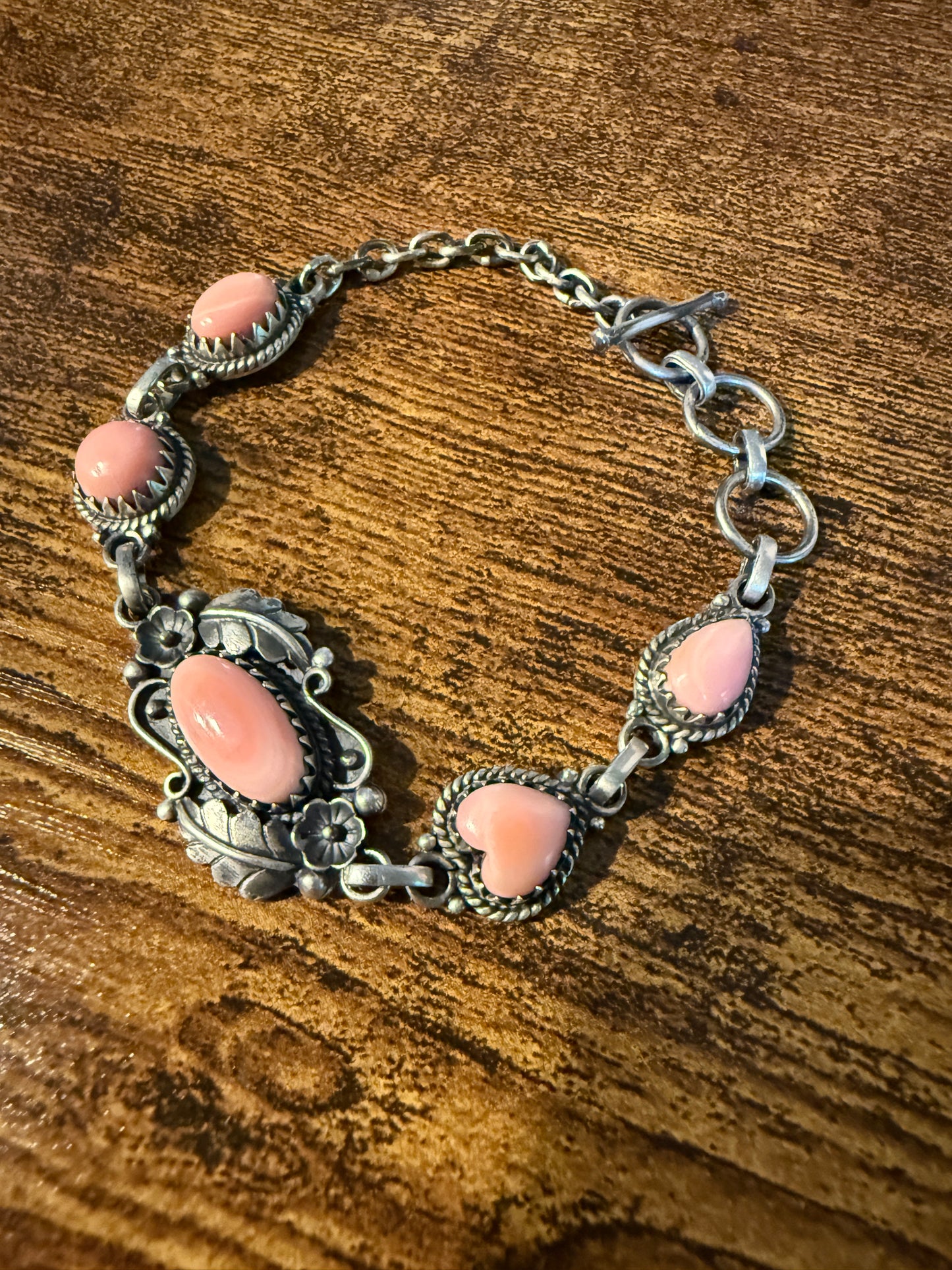 Antique Style Pink Conch Bracelet 8 Inches Oxidized Sterling Silver Adjustable