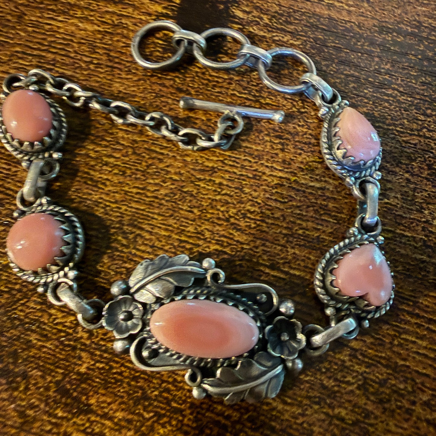 Antique Style Pink Conch Bracelet 8 Inches Oxidized Sterling Silver Adjustable