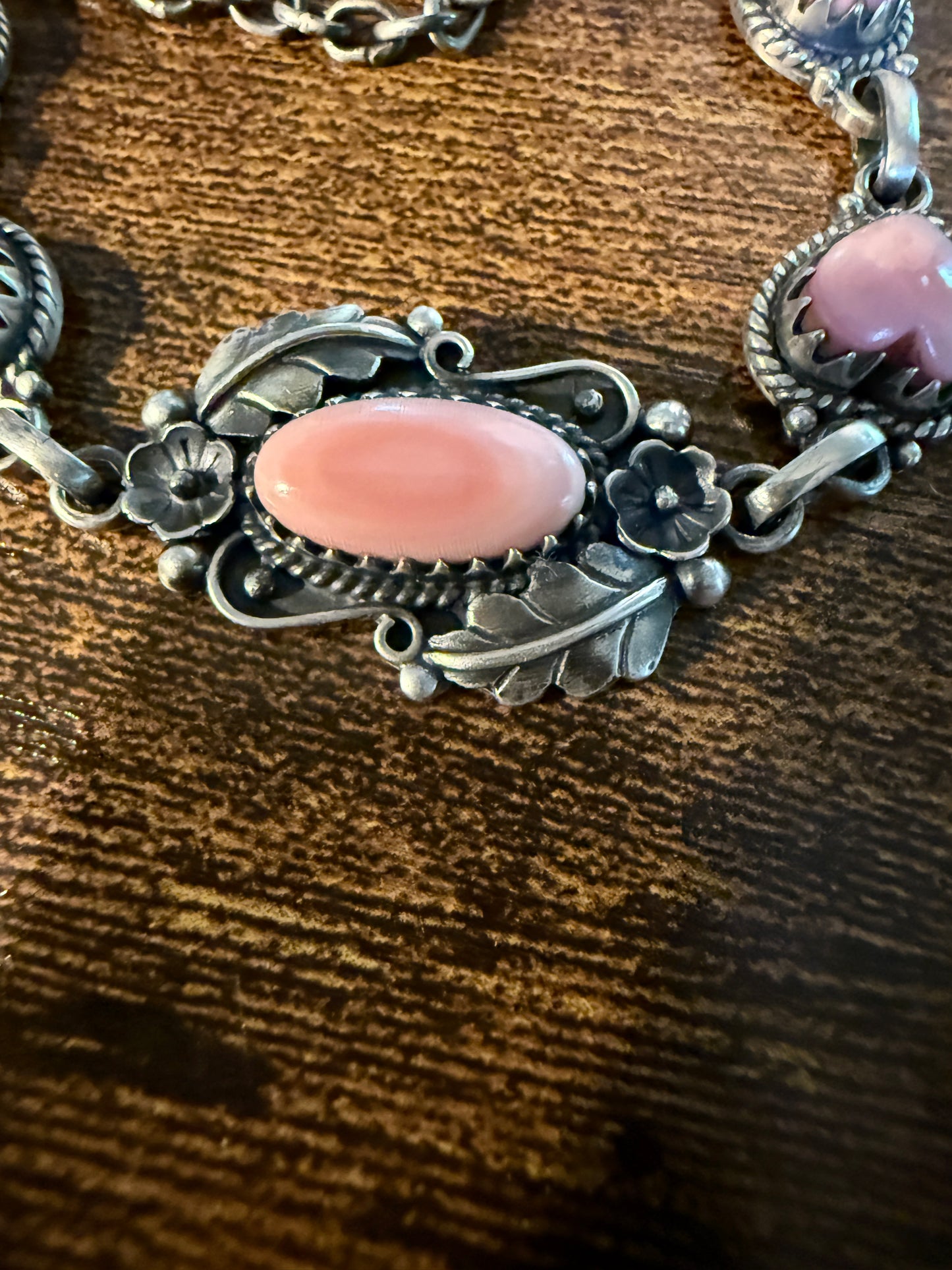 Antique Style Pink Conch Bracelet 8 Inches Oxidized Sterling Silver Adjustable