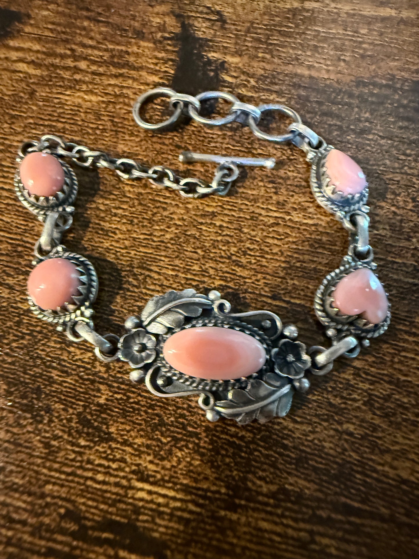 Antique Style Pink Conch Bracelet 8 Inches Oxidized Sterling Silver Adjustable