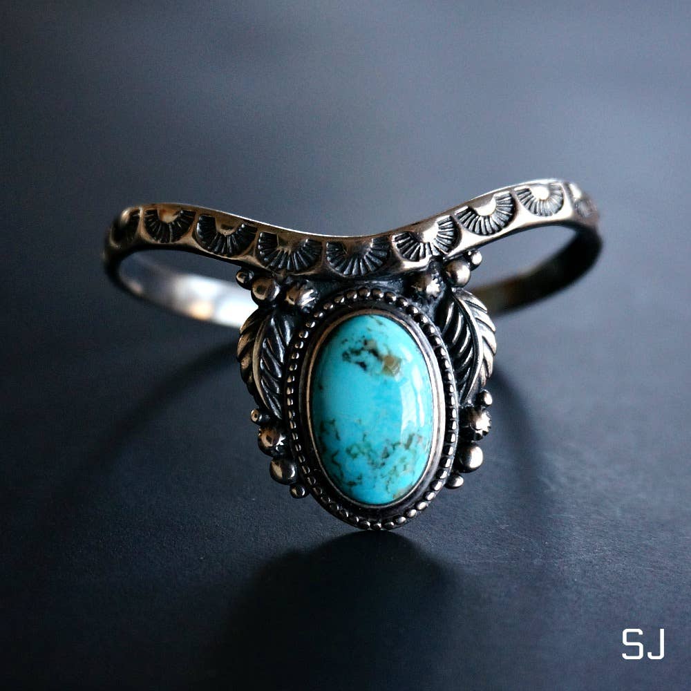 Exquisite Handcrafted Cuff Bracelet with Authentic Arizona Turquoise - Silver Elegant